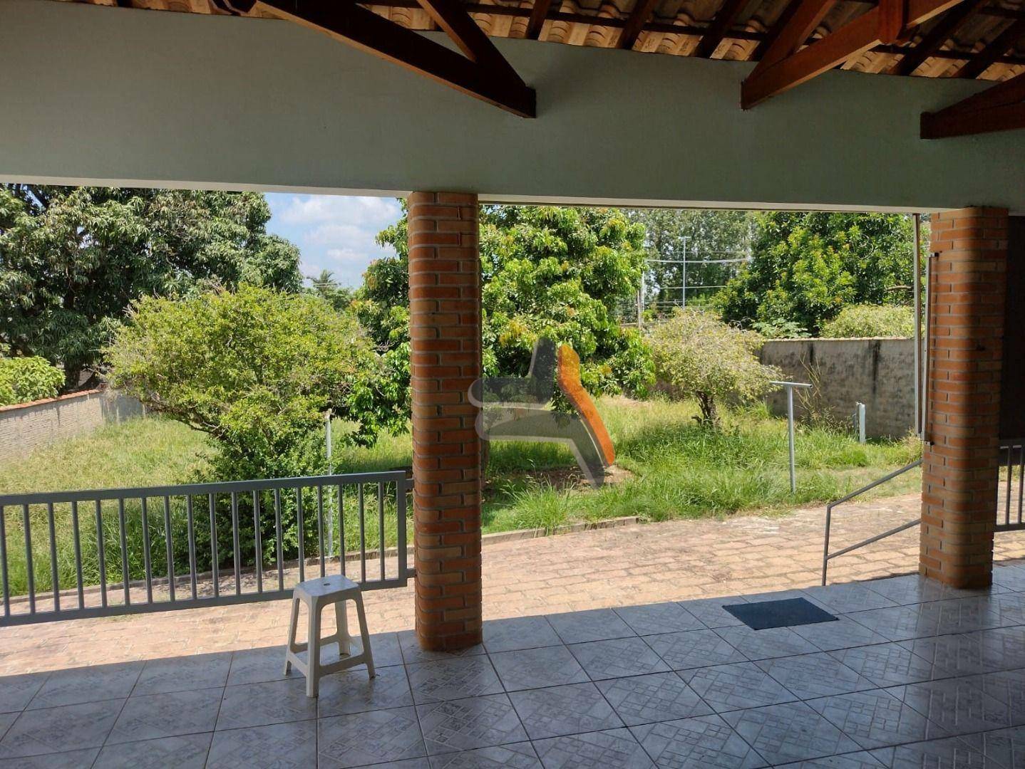 Casa de Condomínio à venda com 4 quartos, 200m² - Foto 1