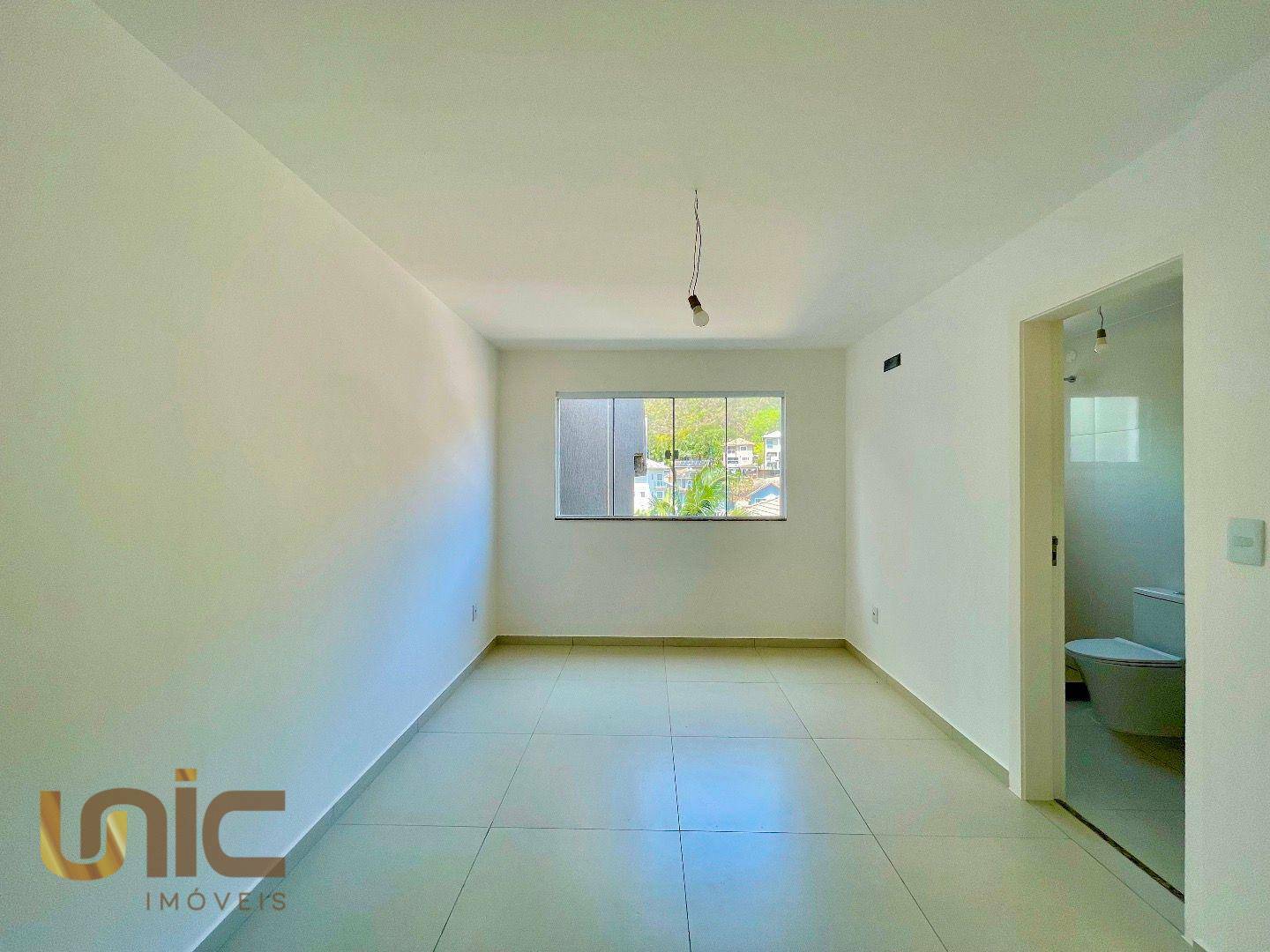 Casa à venda com 3 quartos, 211m² - Foto 9