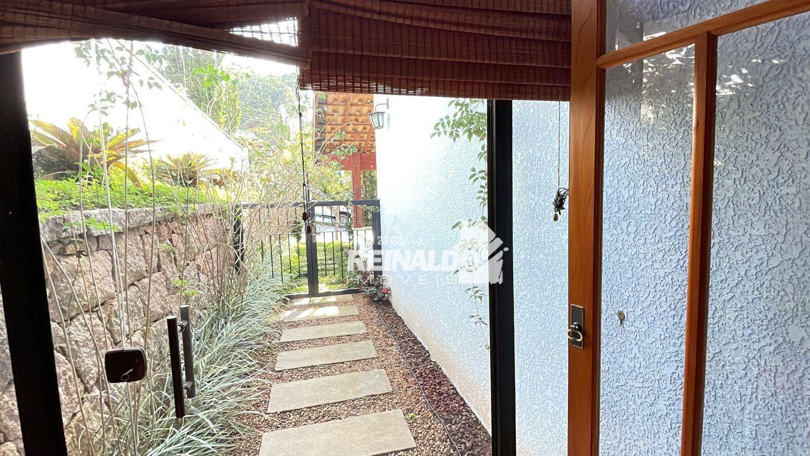 Casa de Condomínio à venda com 3 quartos, 360m² - Foto 5