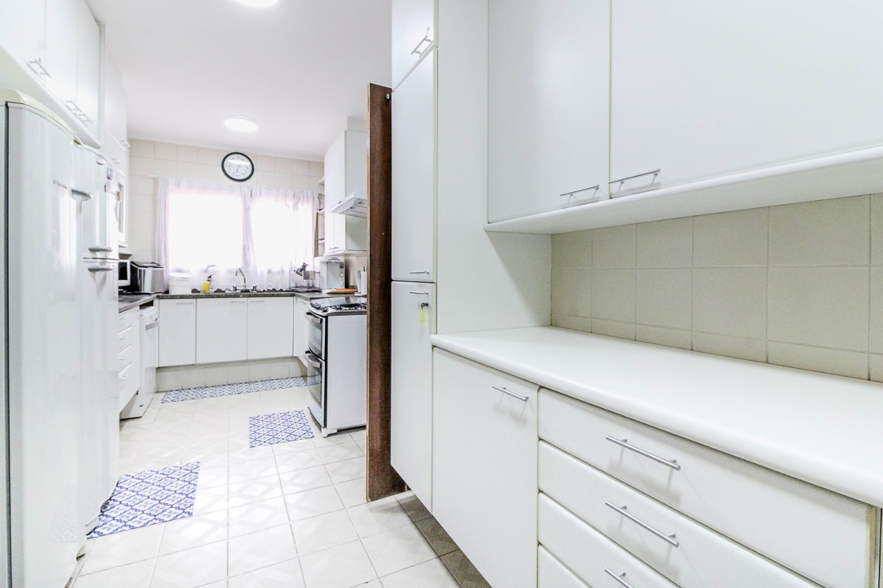 Apartamento à venda com 3 quartos, 198m² - Foto 15