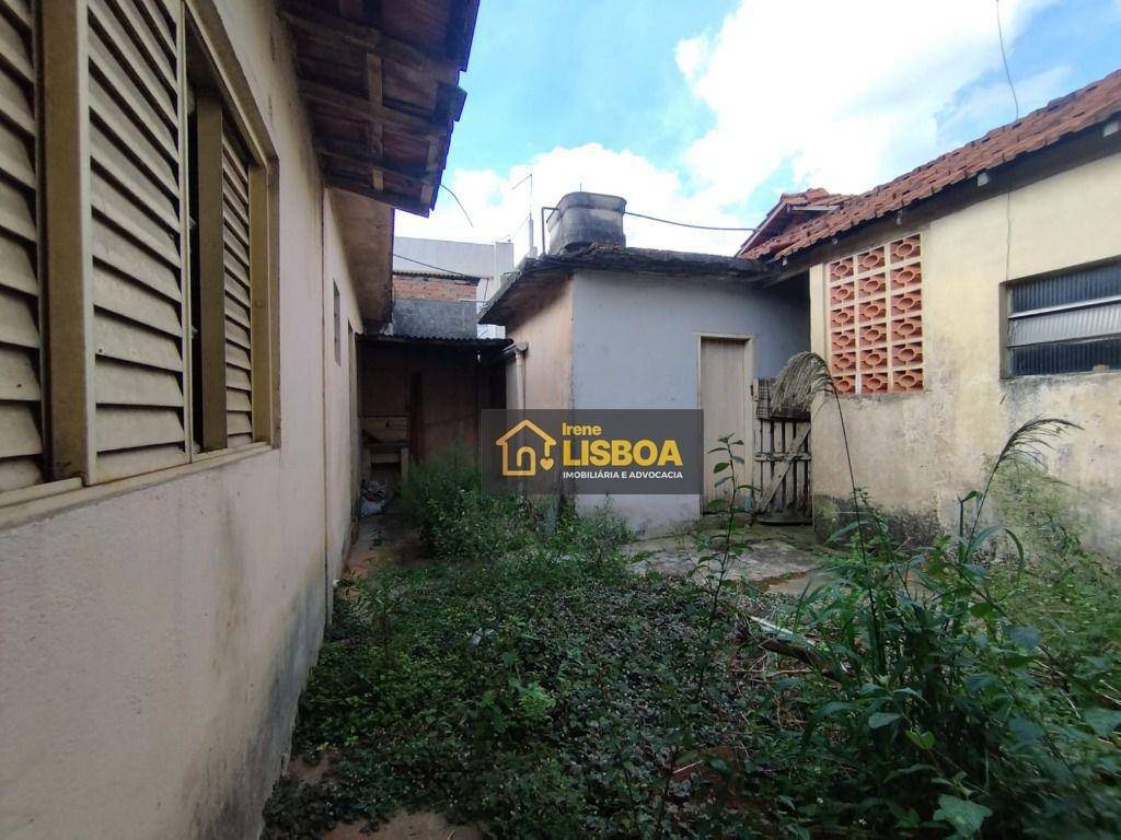 Casa à venda com 2 quartos, 250m² - Foto 19