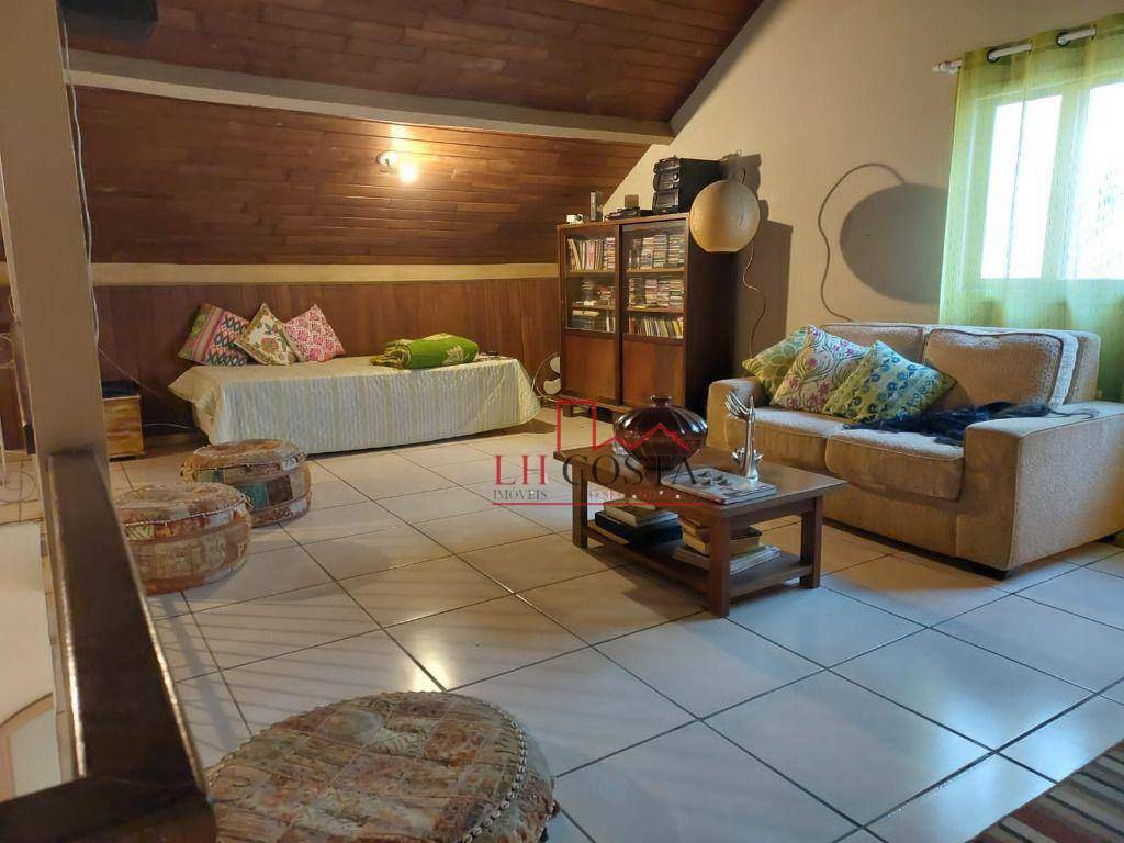 Casa à venda com 3 quartos, 250m² - Foto 3