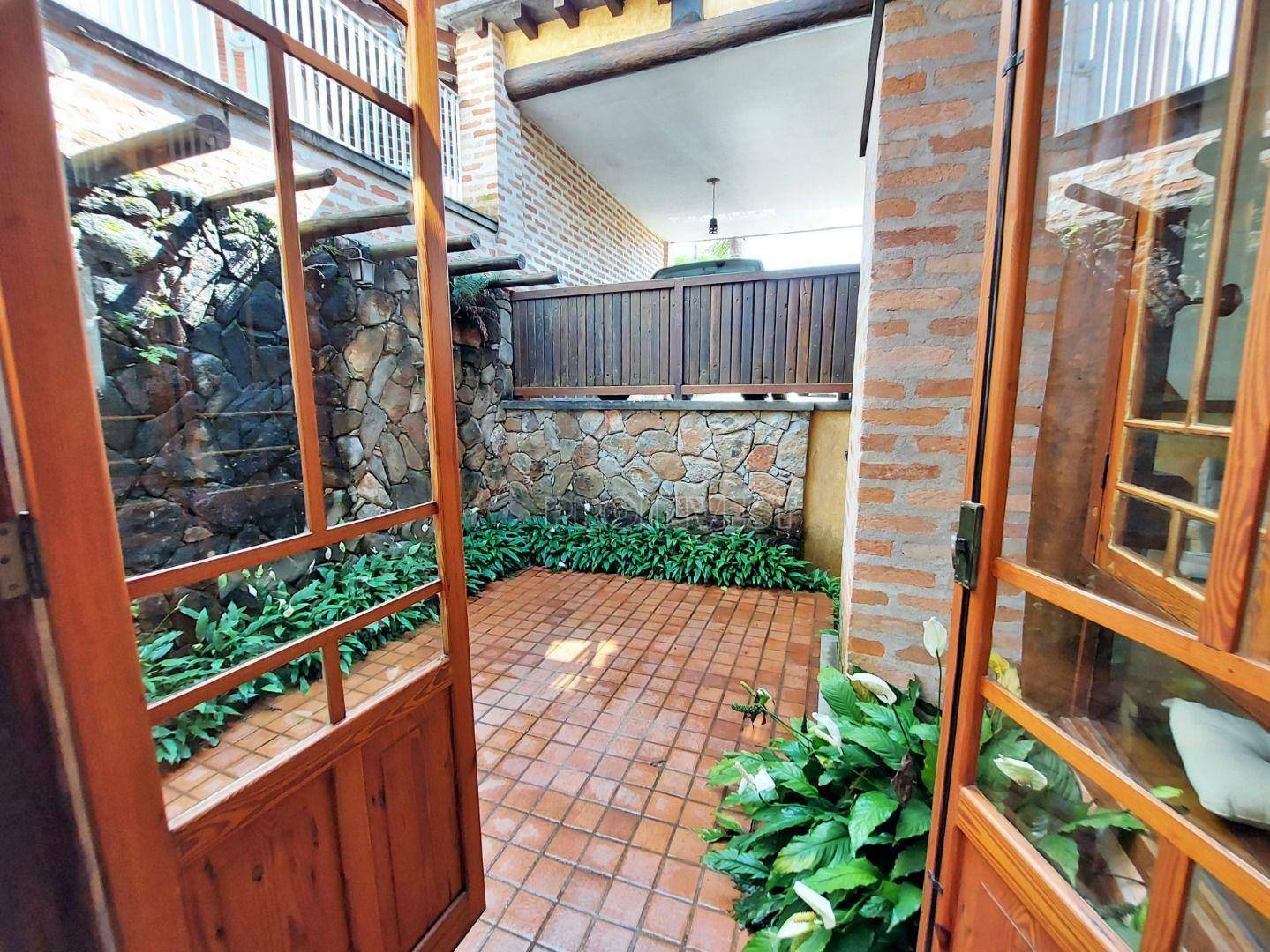 Casa de Condomínio à venda com 4 quartos, 273m² - Foto 29