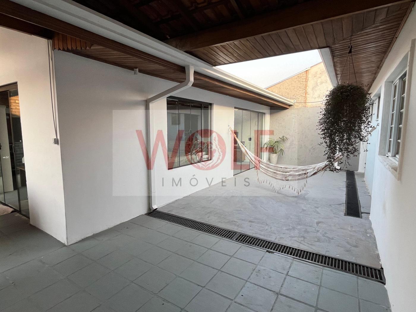 Casa à venda com 3 quartos, 340m² - Foto 16