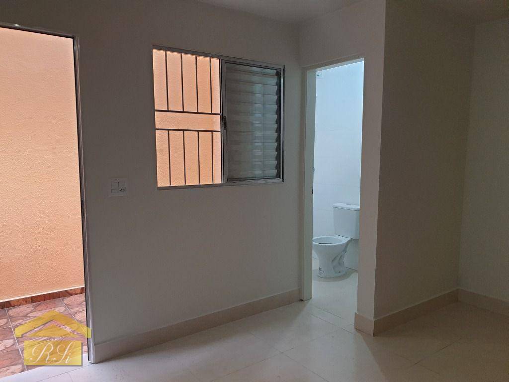 Casa para alugar com 1 quarto, 30m² - Foto 6