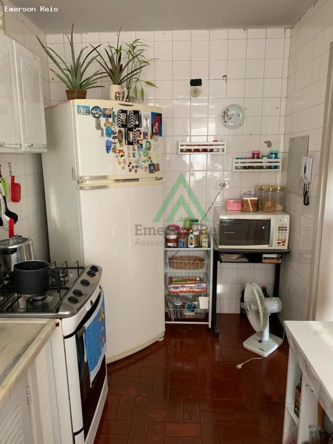 Apartamento à venda com 2 quartos, 61m² - Foto 8