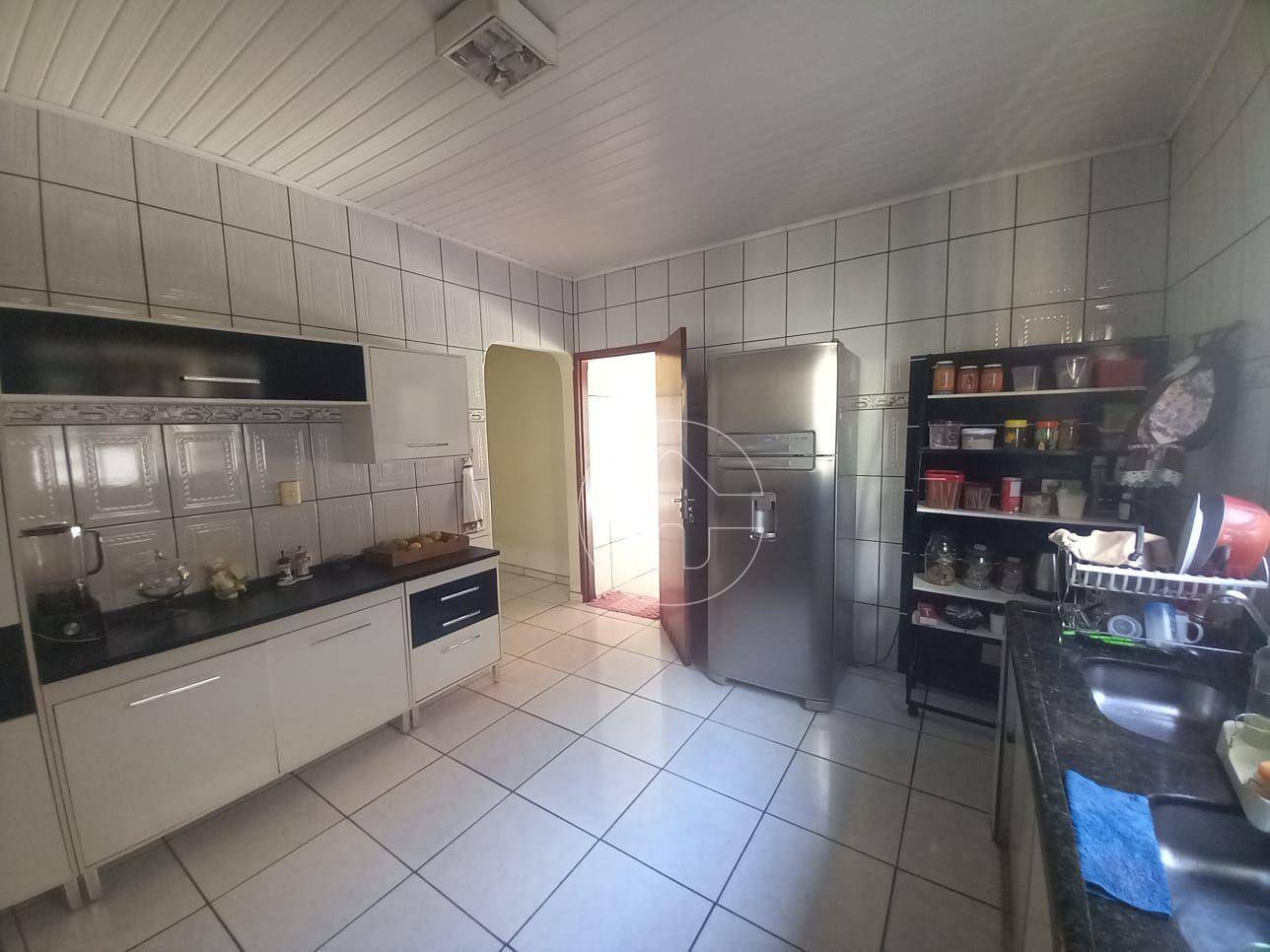 Casa à venda com 2 quartos, 200m² - Foto 10