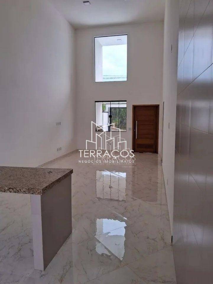 Casa à venda com 3 quartos, 150m² - Foto 1