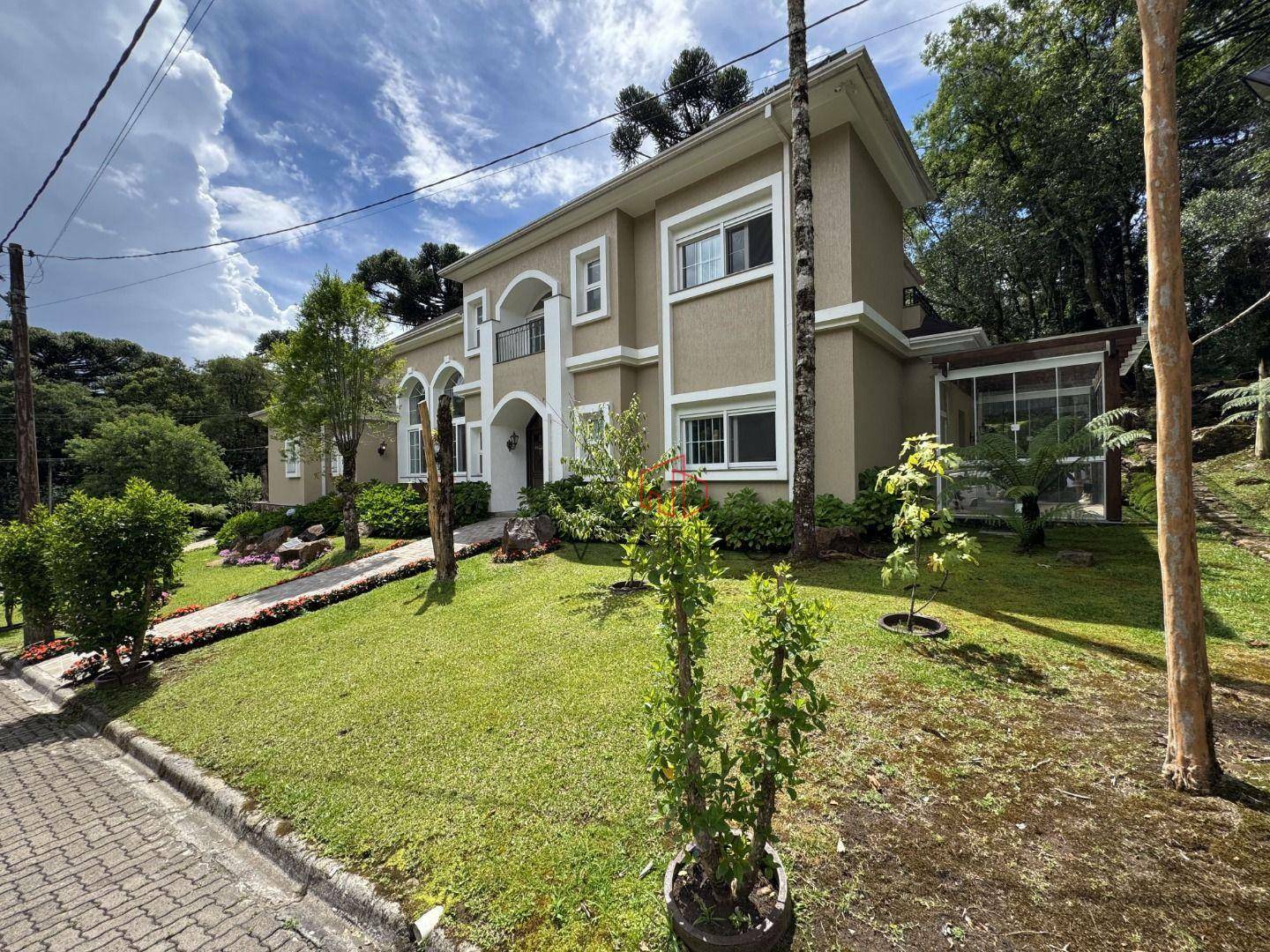 Casa de Condomínio à venda com 4 quartos, 400m² - Foto 1