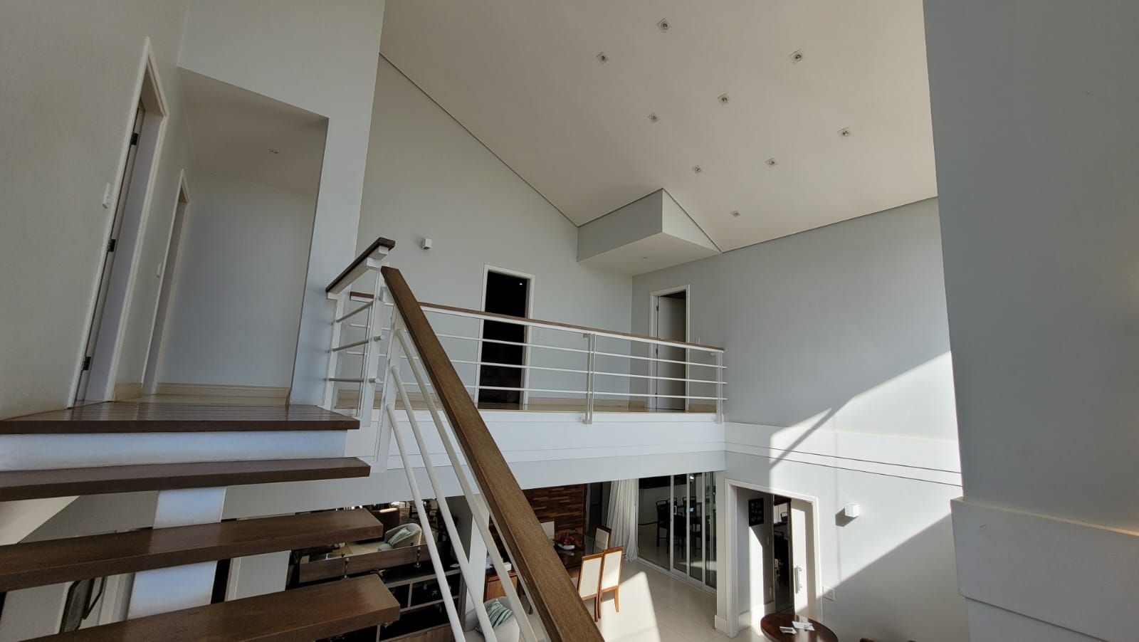 Casa à venda com 5 quartos, 450m² - Foto 1