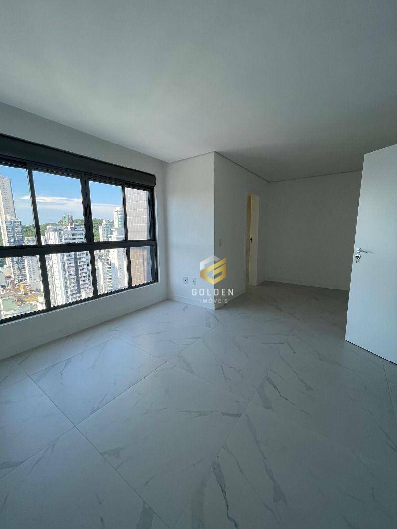 Apartamento à venda com 5 quartos, 321m² - Foto 9