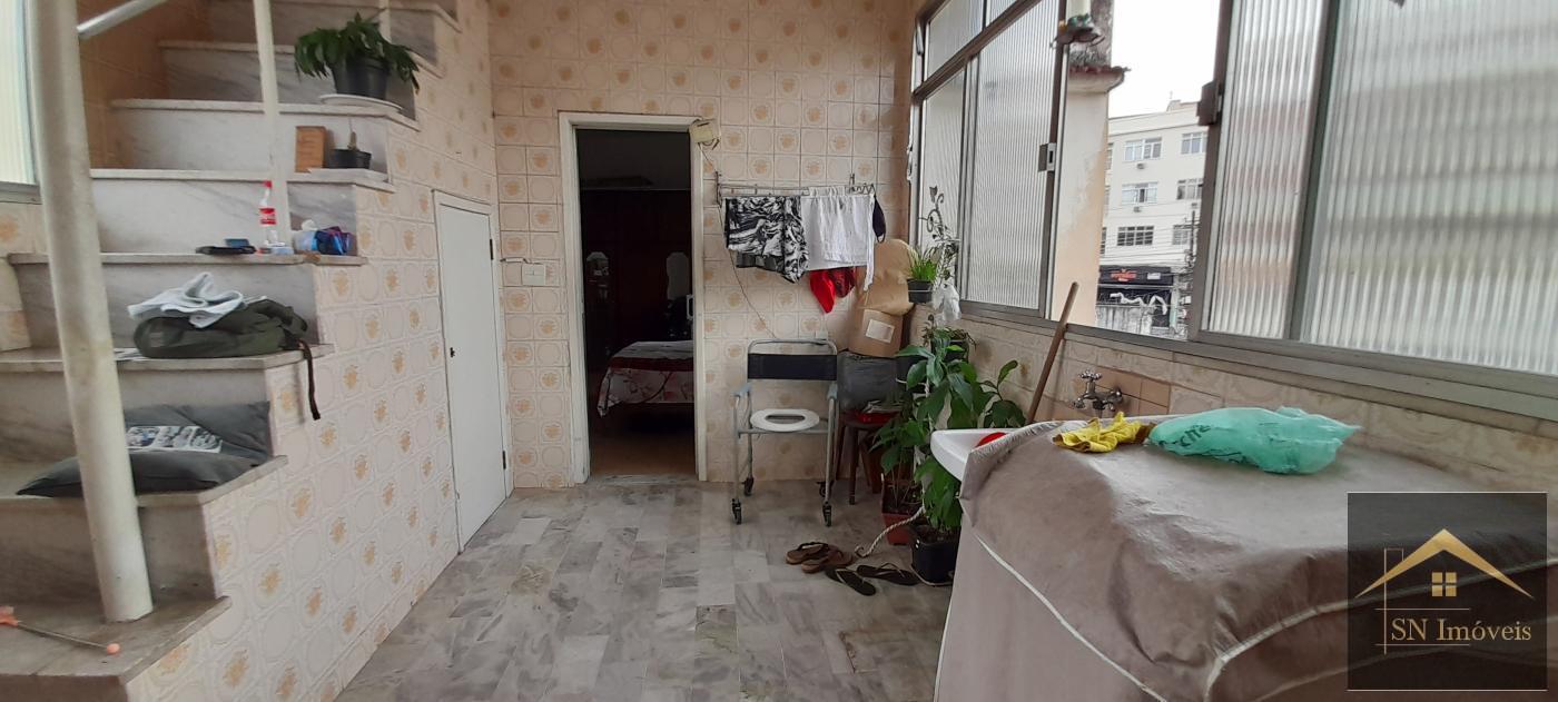 Apartamento à venda com 3 quartos, 180m² - Foto 19