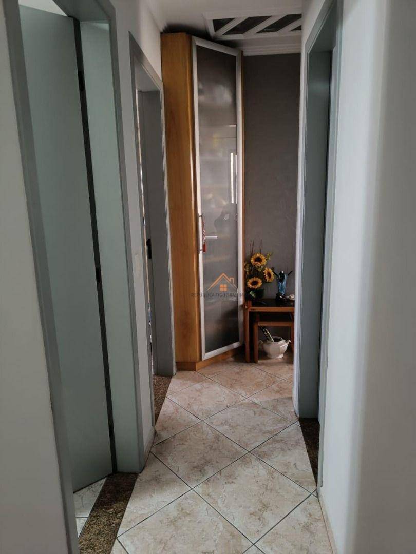 Apartamento para alugar com 3 quartos, 100m² - Foto 9