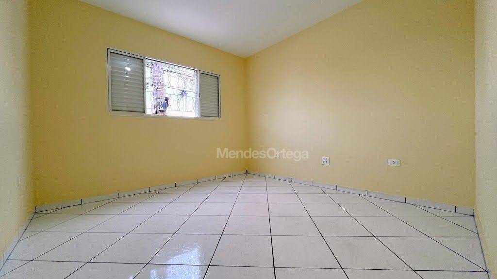 Casa para alugar com 2 quartos, 150m² - Foto 8