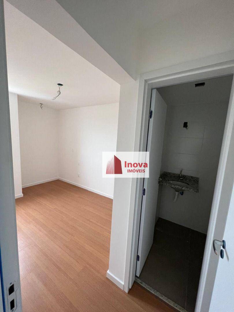 Apartamento à venda com 2 quartos, 62m² - Foto 13