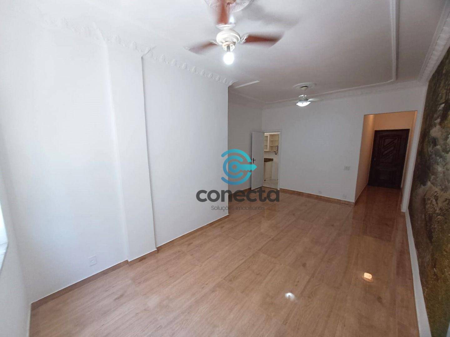 Apartamento para alugar com 3 quartos, 130m² - Foto 2