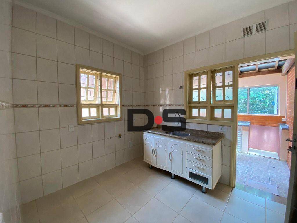 Casa à venda com 4 quartos, 212m² - Foto 15