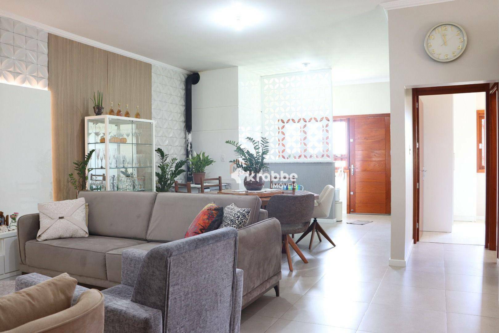 Casa à venda com 4 quartos, 214m² - Foto 9