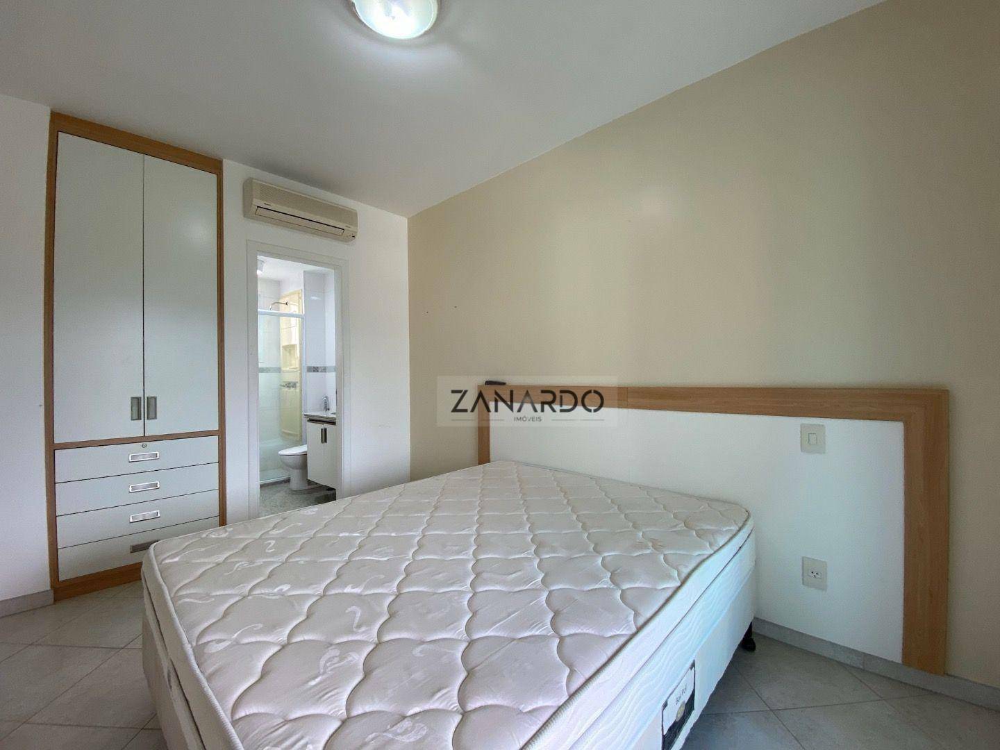 Apartamento à venda com 3 quartos, 121m² - Foto 11