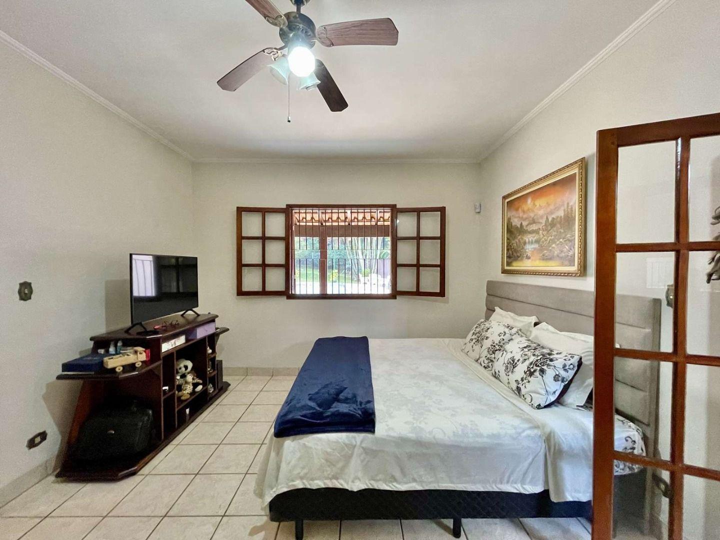 Casa para alugar com 3 quartos, 321m² - Foto 16
