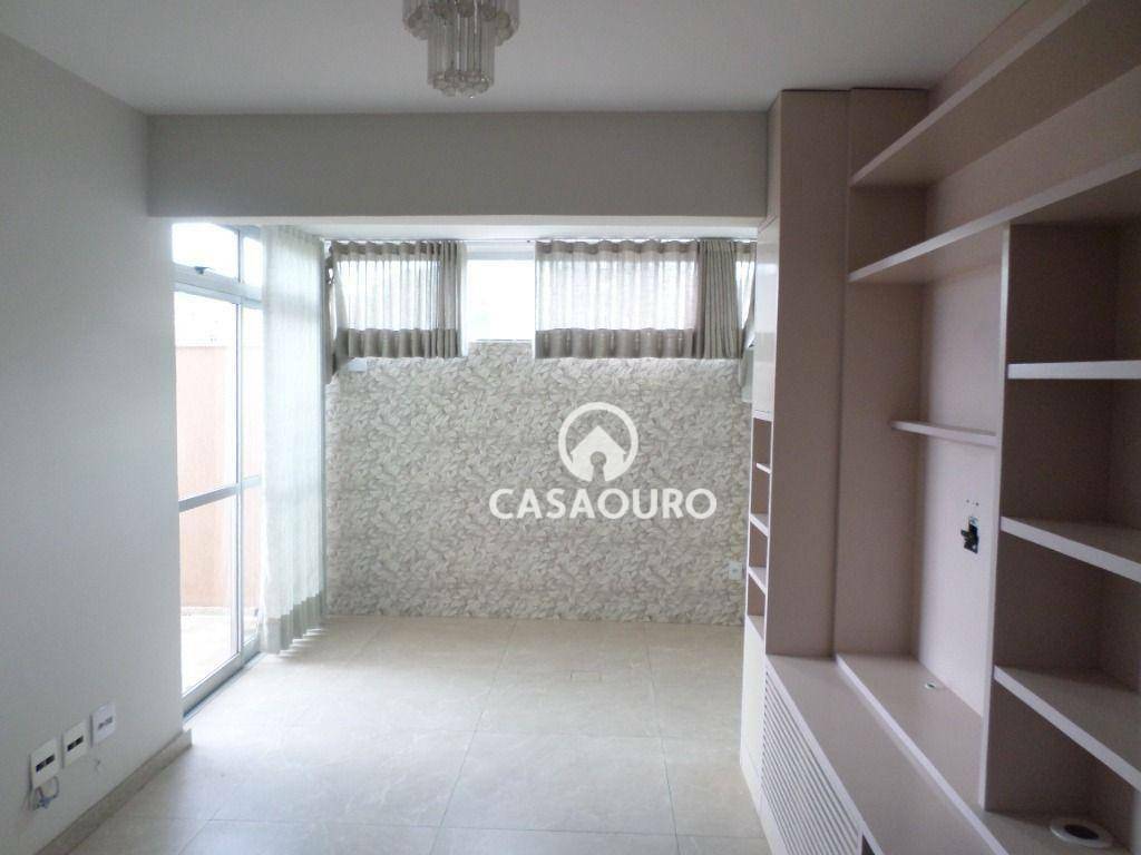 Apartamento à venda com 3 quartos, 160m² - Foto 2