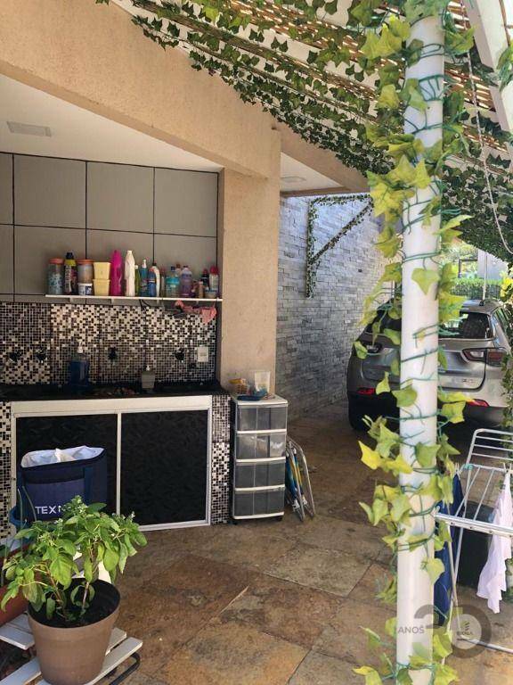 Casa de Condomínio à venda com 6 quartos, 306m² - Foto 8