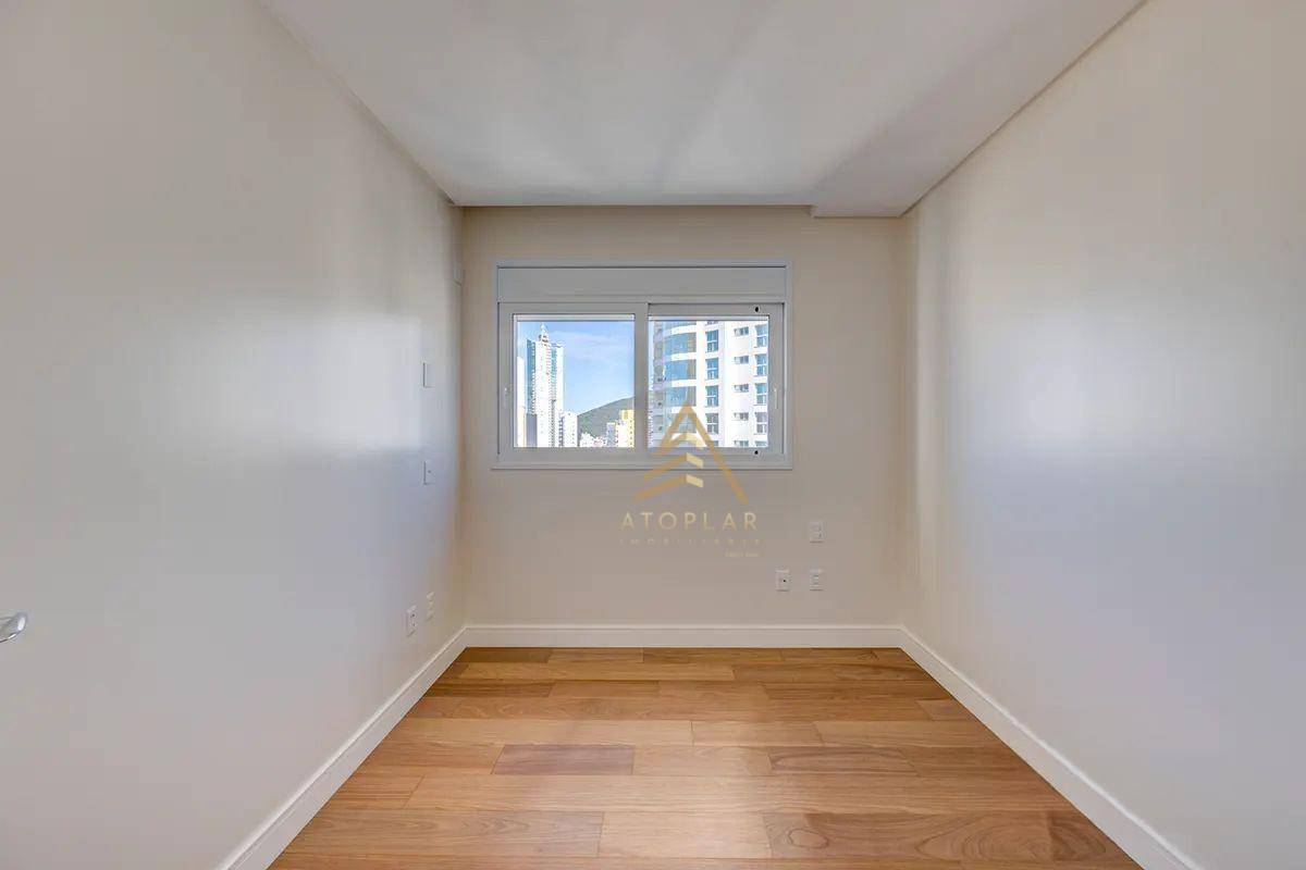 Apartamento à venda com 3 quartos, 160m² - Foto 9