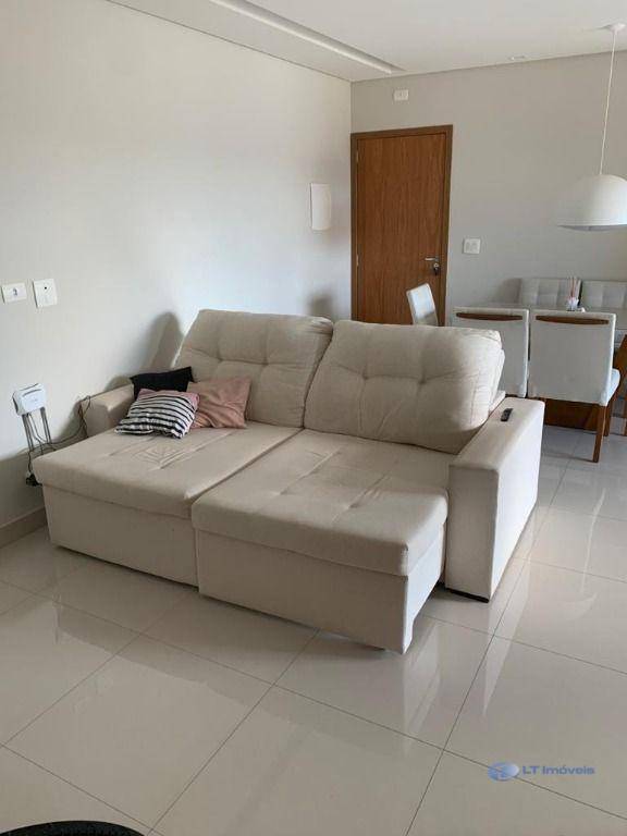 Apartamento para alugar com 2 quartos, 77m² - Foto 2