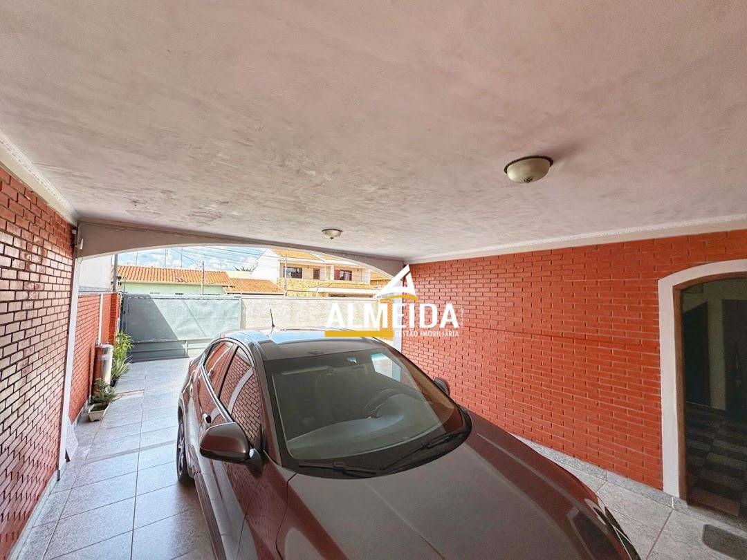 Casa, 4 quartos, 245 m² - Foto 2