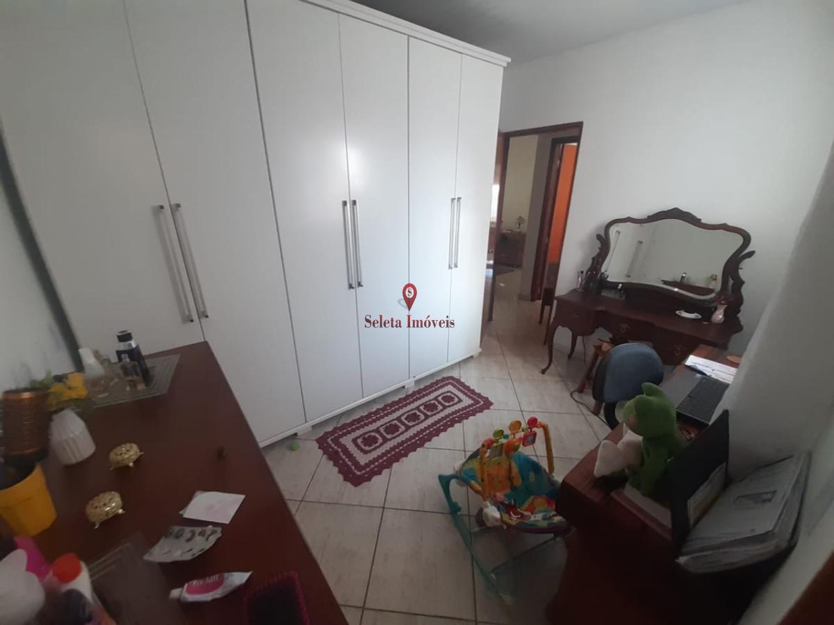 Casa à venda com 5 quartos, 160m² - Foto 13