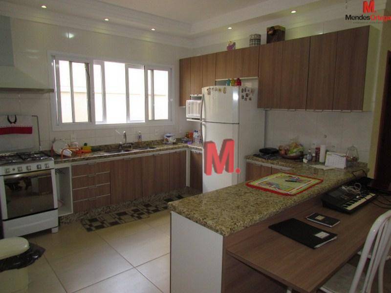 Casa de Condomínio à venda com 3 quartos, 236m² - Foto 10