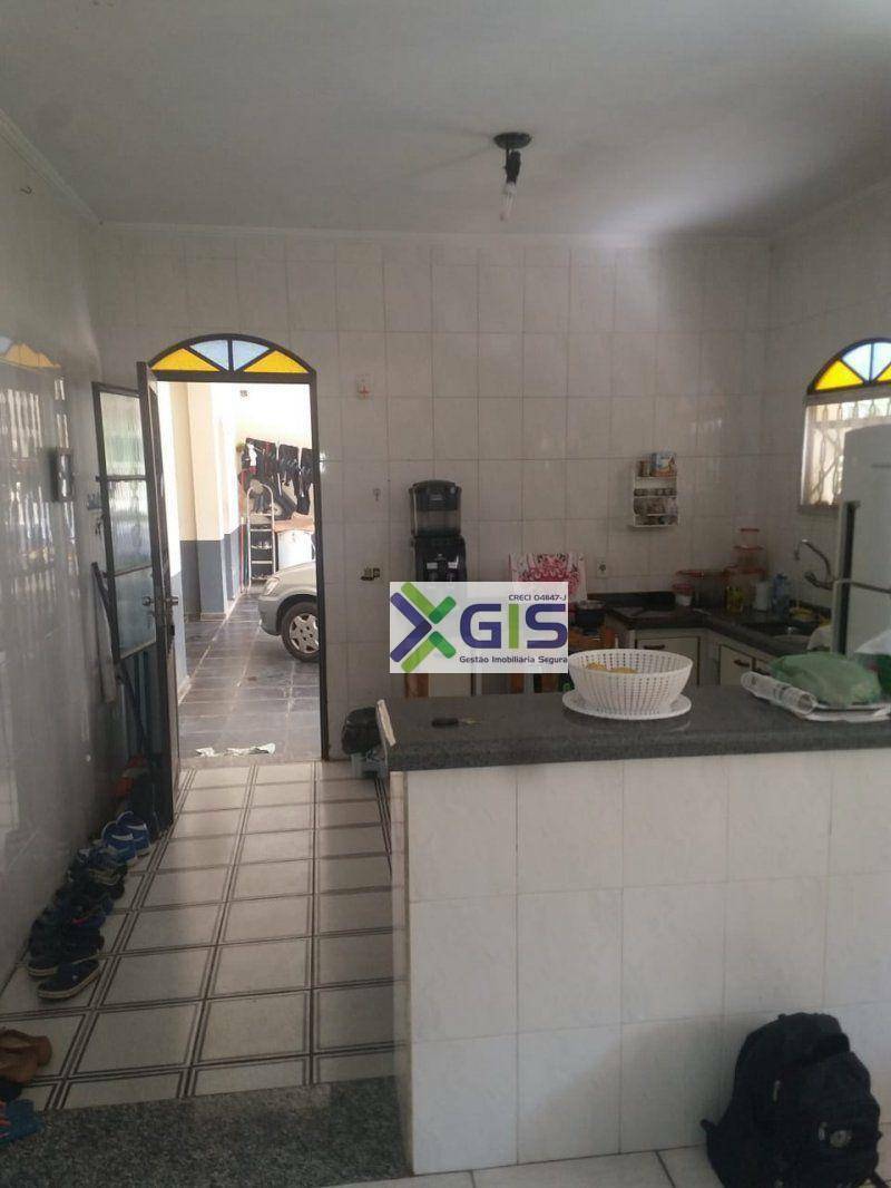 Chácara à venda com 3 quartos, 254m² - Foto 2