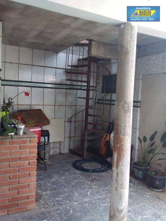 Casa à venda com 2 quartos, 142m² - Foto 12