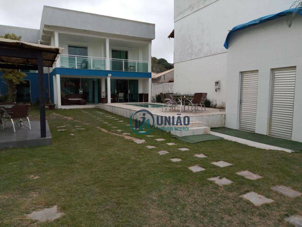 Casa à venda com 3 quartos, 205m² - Foto 2