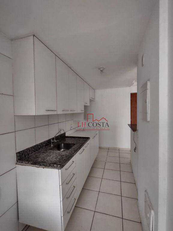 Apartamento à venda com 2 quartos, 69m² - Foto 30