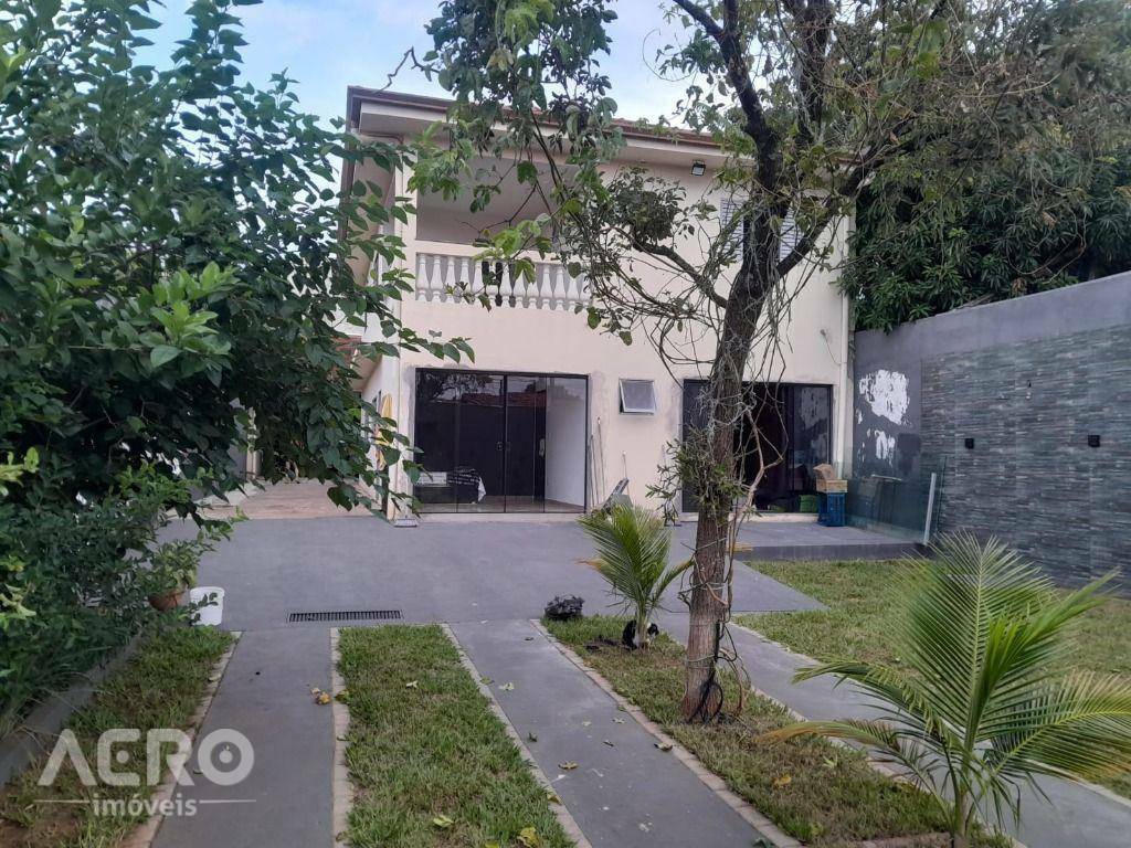 Casa à venda com 5 quartos, 348m² - Foto 2