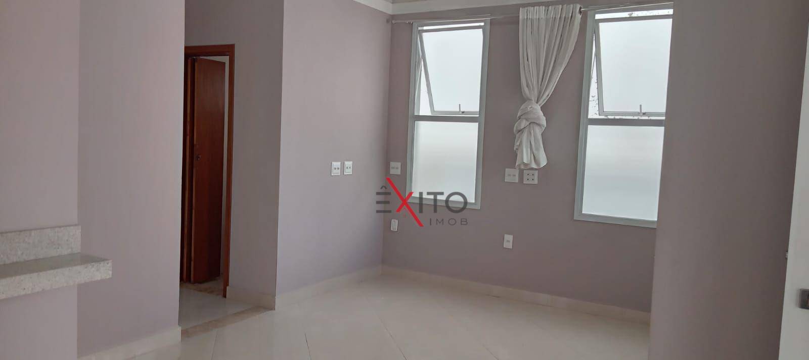 Casa para alugar com 5 quartos, 183m² - Foto 9