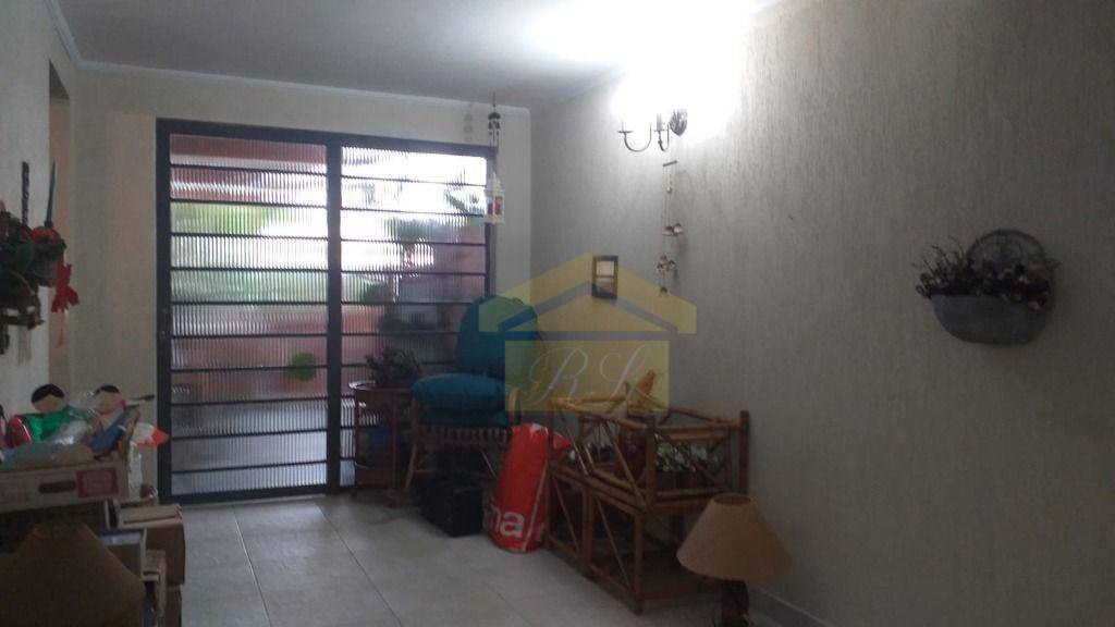 Sobrado à venda com 4 quartos, 268m² - Foto 2