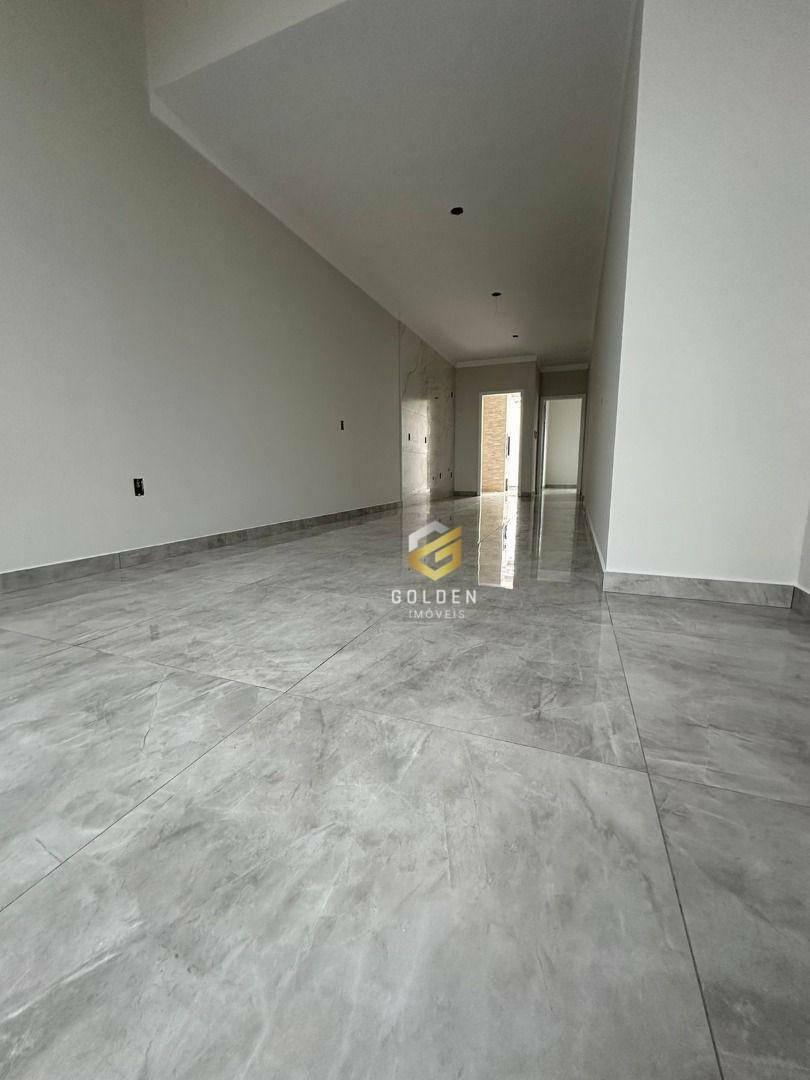 Casa à venda com 3 quartos, 99m² - Foto 10