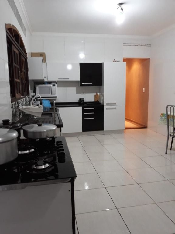 Sobrado à venda com 3 quartos, 244m² - Foto 6