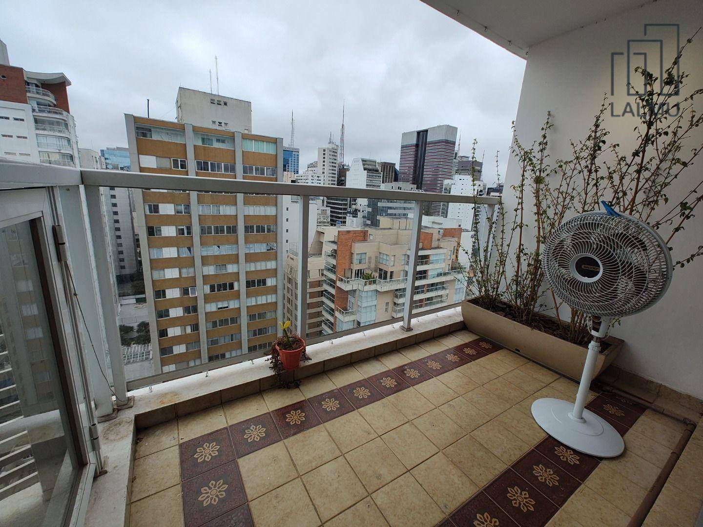 Apartamento para alugar com 2 quartos, 201m² - Foto 10