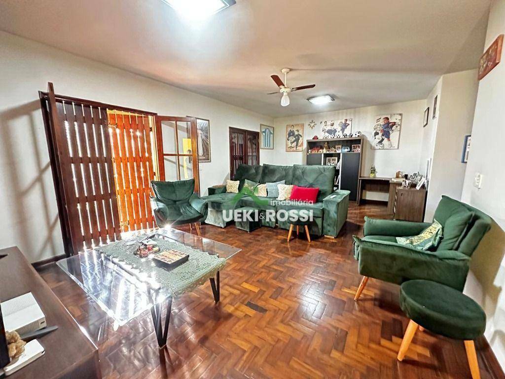 Casa à venda com 4 quartos, 225m² - Foto 7