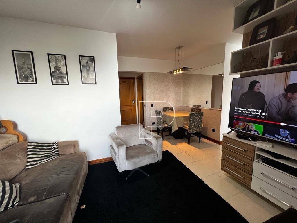 Apartamento à venda com 2 quartos, 64m² - Foto 2