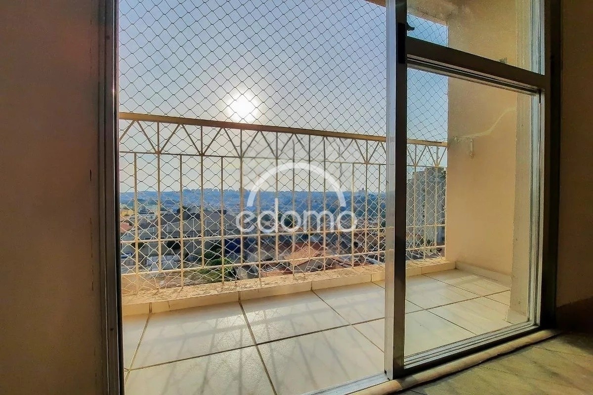 Apartamento à venda com 3 quartos, 86m² - Foto 3