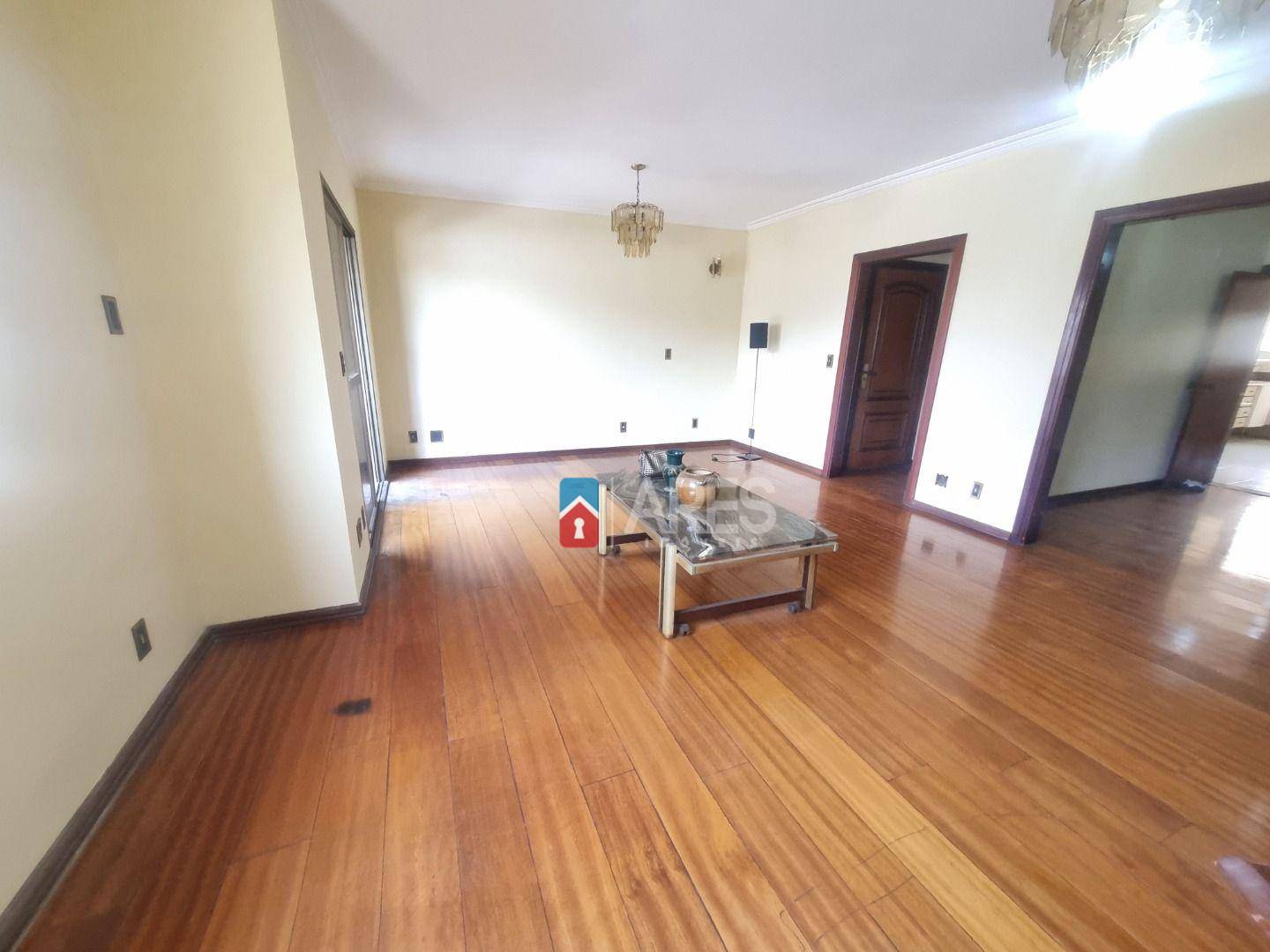 Apartamento à venda com 4 quartos, 319m² - Foto 2