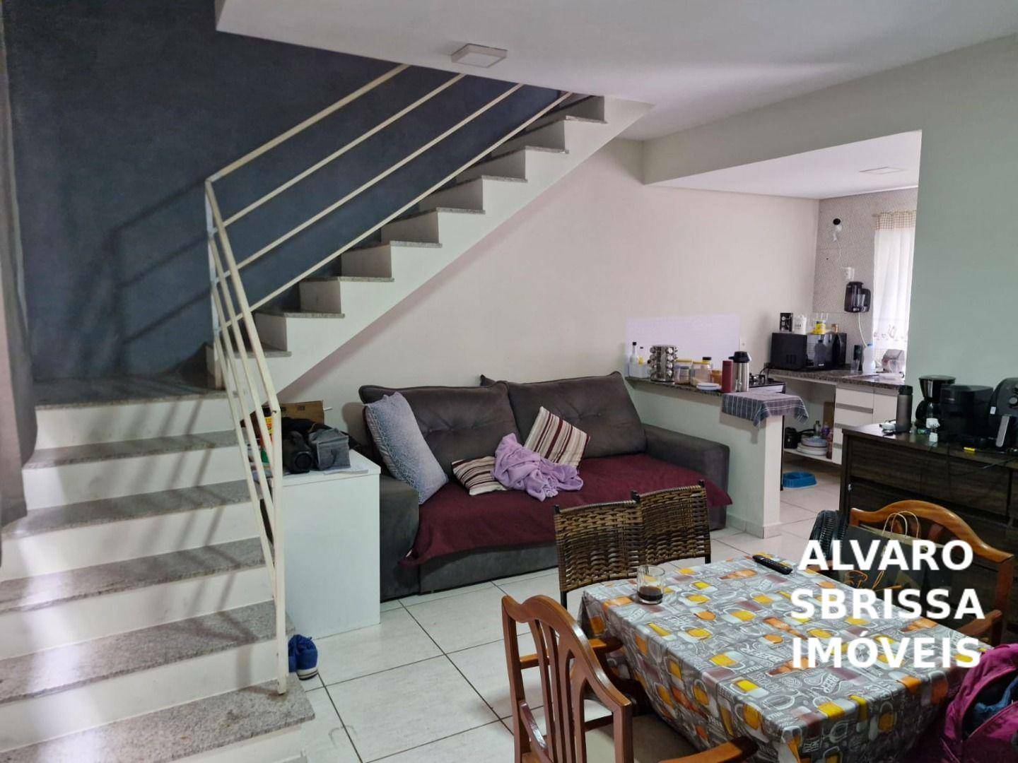 Apartamento à venda com 2 quartos, 70m² - Foto 1