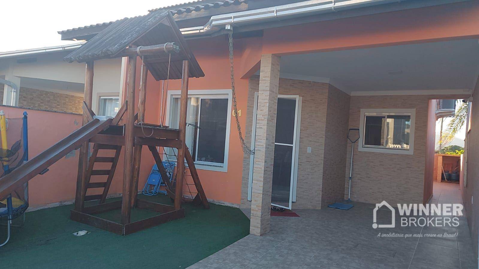 Casa à venda com 4 quartos, 97m² - Foto 1