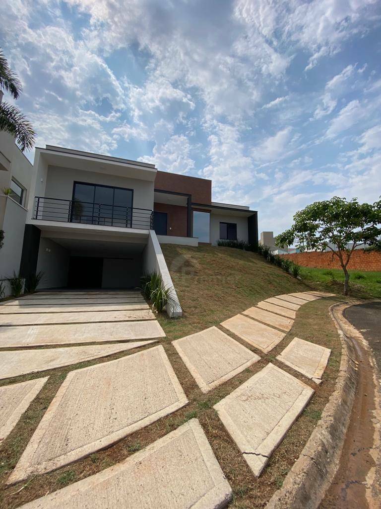 Casa de Condomínio à venda com 3 quartos, 220m² - Foto 1