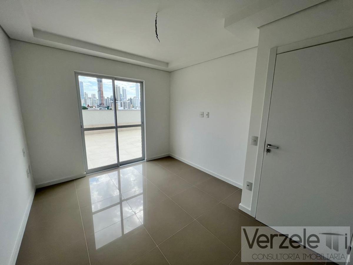 Apartamento à venda com 3 quartos, 179m² - Foto 45