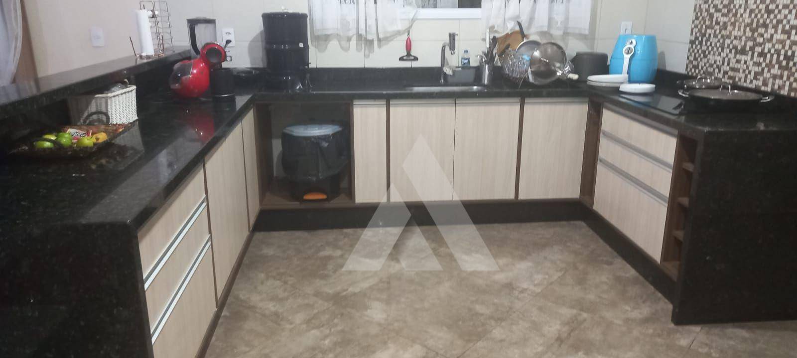 Casa à venda com 2 quartos, 195m² - Foto 9